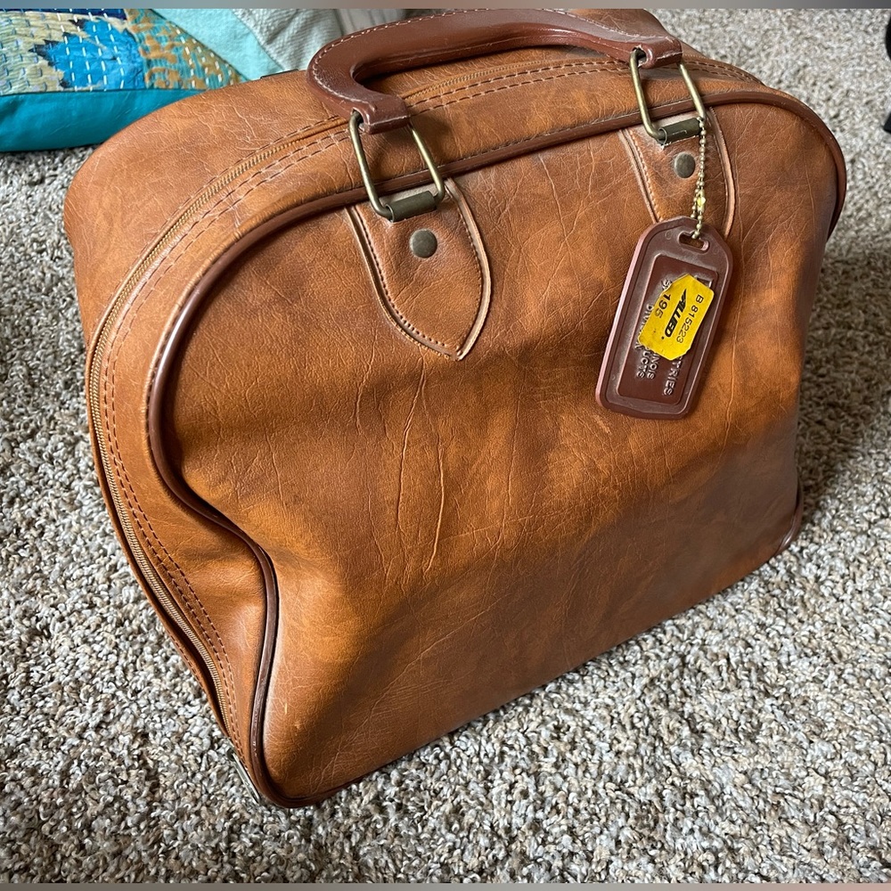 Vintage bowling ball case